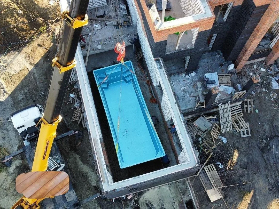 Laguna 9 — зона отдыха у бассейна в Тынде